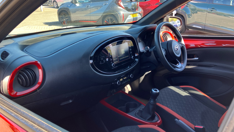 Toyota Aygo X 1.0 VVT-i Edge 5dr Petrol Hatchback